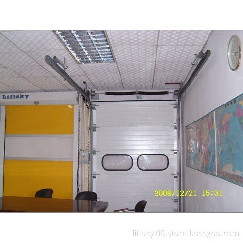 High speed door / sectional door